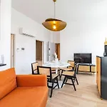 Prime Living - Ourique Apartment