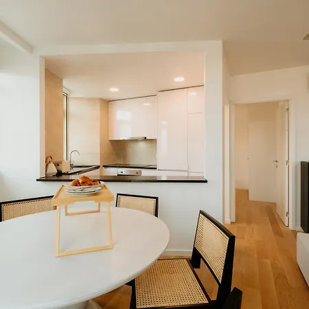 Mary Pink - No 2b - Charming Two-bedroom * Lissabon