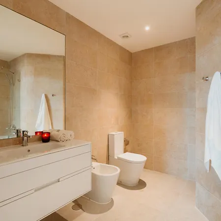 Mary Pink - No 2b - Charming Two-bedroom Apartment