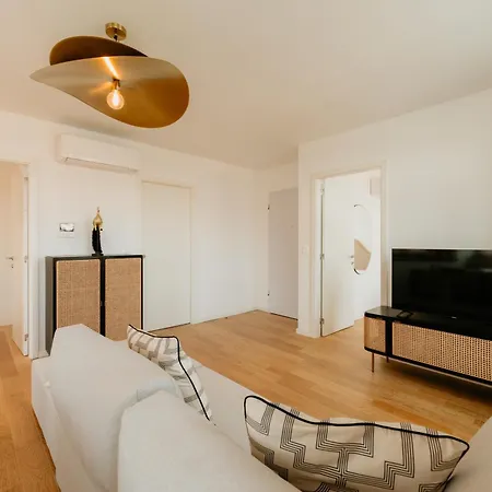 Mary Pink - No 2b - Charming Two-bedroom * Lissabon