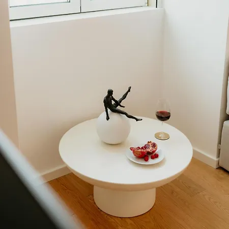 Mary Pink - No 2b - Charming Two-bedroom